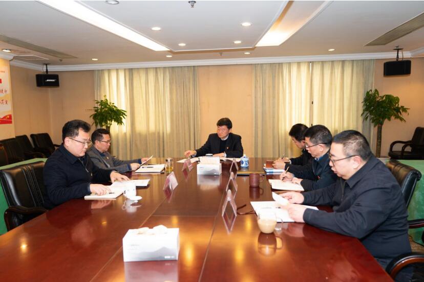 银娱优越会集团党委召开中心组学习专题钻研 党的十九届四中全会及省委十一届六次 全会精神