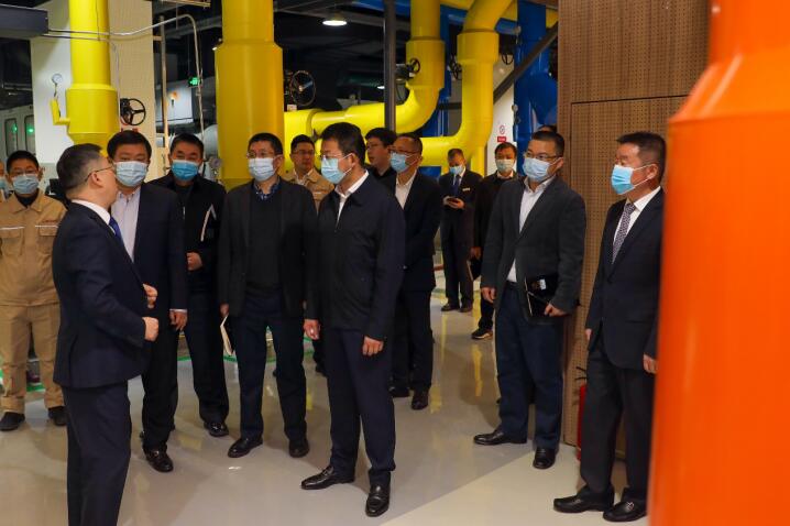 银娱优越会集团向导到锦江宾馆智慧高效能源中心视察指导事情