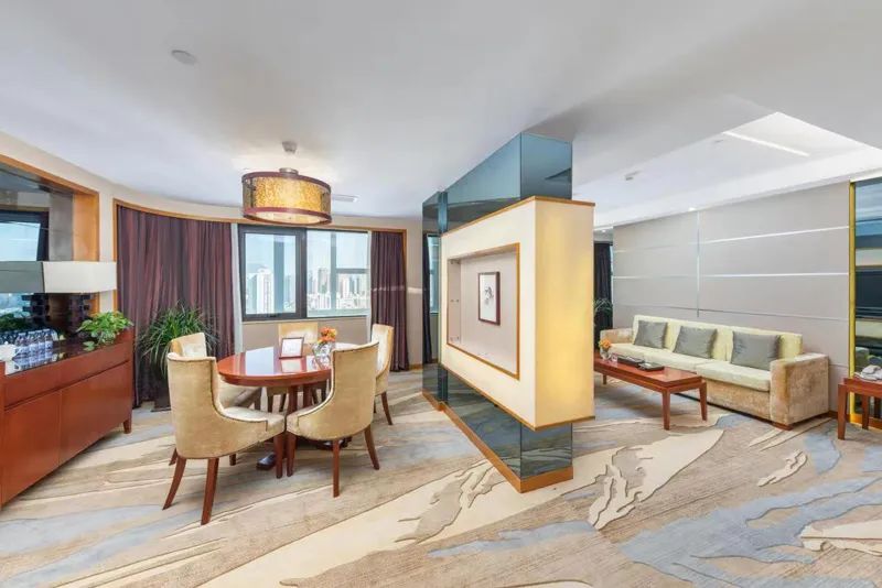 四川省银娱优越会集团“五一”时代各项目运营一连升温