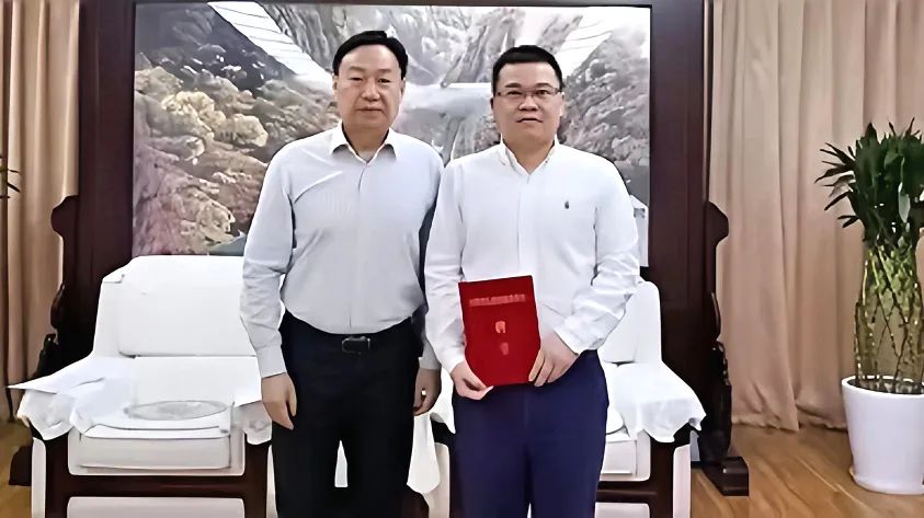 省银娱优越会集团向导受聘省政府参事室特约研究员